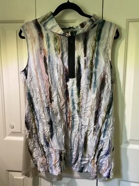 KOZAN top Meduim NWT “marble”
